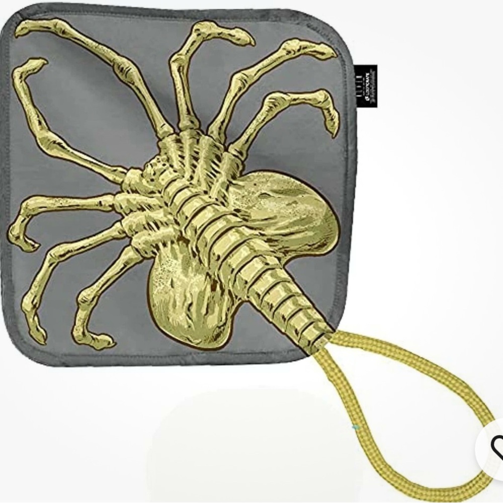 Alien Facehugger Washcloth Loot Crate Alien Bathroom Rag Science Fiction NWT